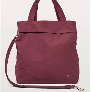 Lulu lemon principal dancer 30L dance bag